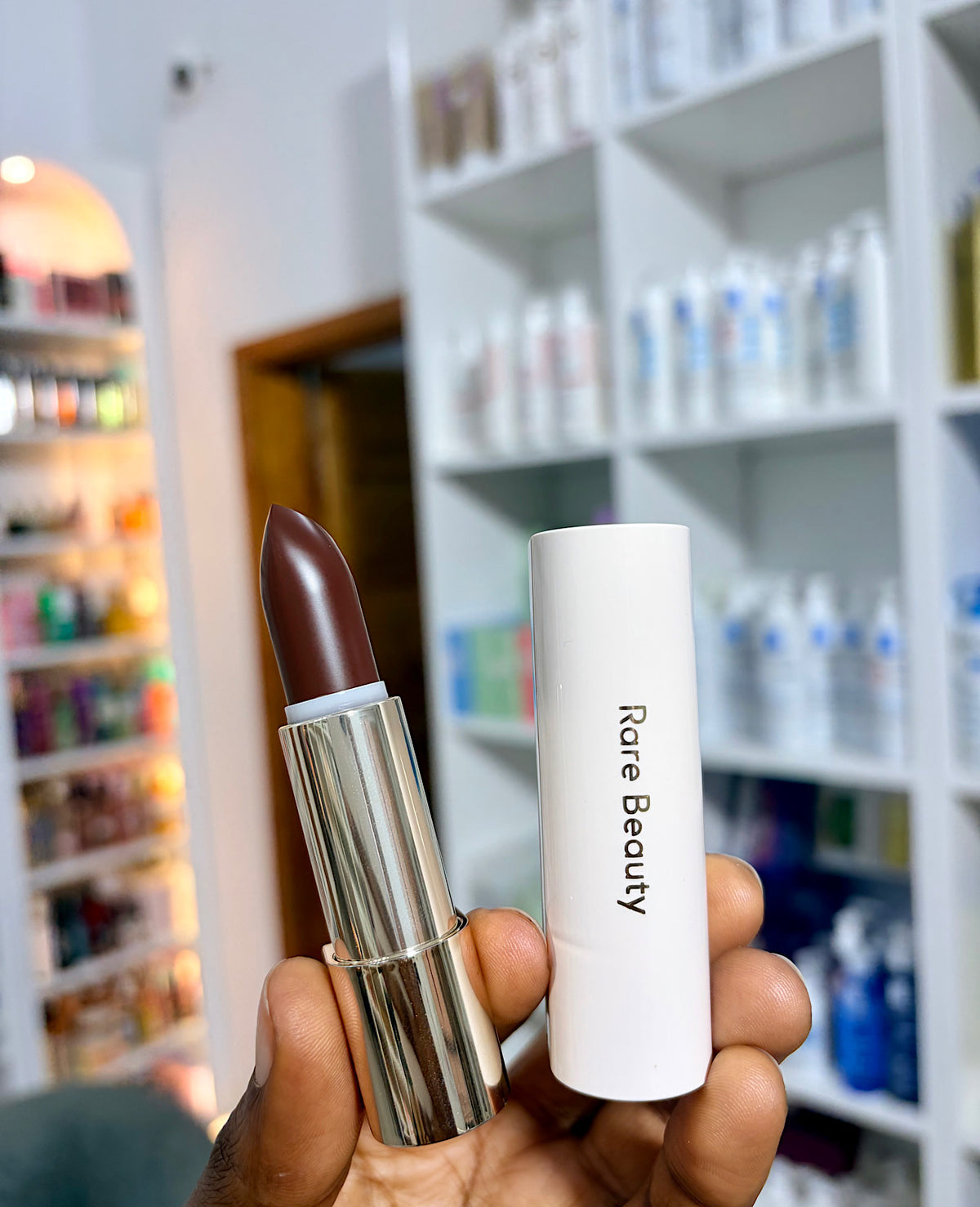 RARE BEAUTY – STRONG 💄🤎